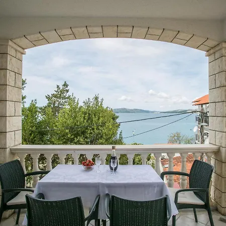 Apartments Lovric Trogir Exterior foto