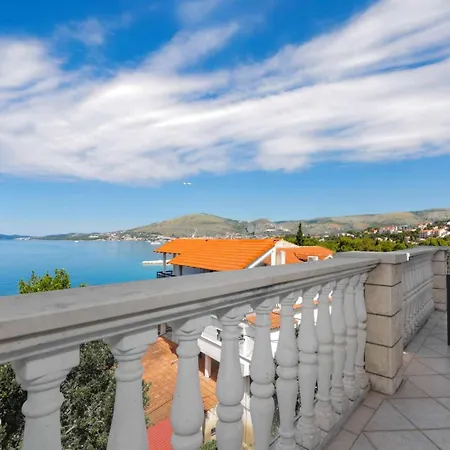 Apartments Lovric Trogir Exterior foto