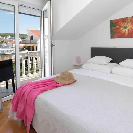 Apartments Lovric Trogir Exterior foto