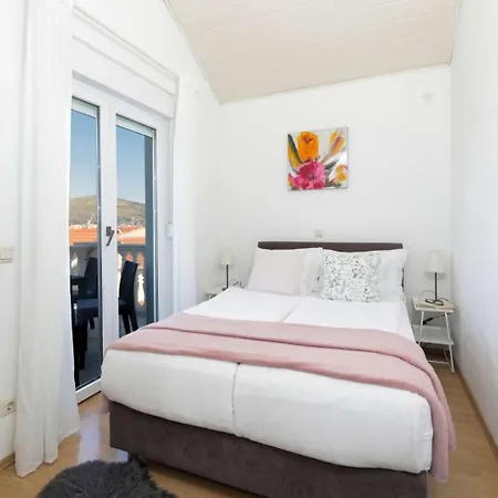 Apartments Lovric Trogir Exterior foto